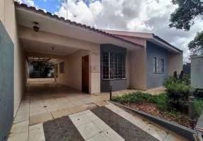 Foto 1 de Casa com 2 Quartos para alugar, 100m² em Cidade Jardim, Maringá