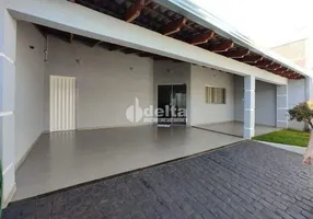 Foto 1 de Casa com 3 Quartos à venda, 170m² em Granada, Uberlândia