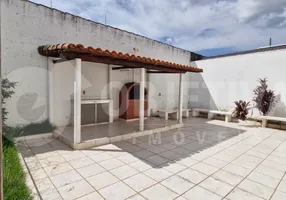 Foto 1 de Casa com 3 Quartos para alugar, 260m² em Fundinho, Uberlândia