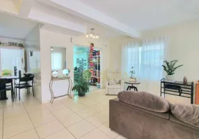 Foto 1 de Casa com 3 Quartos à venda, 200m² em Carianos, Florianópolis