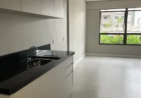 Foto 1 de Apartamento com 1 Quarto para alugar, 30m² em Centro, Itajaí