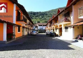 Foto 1 de Casa de Condomínio com 3 Quartos à venda, 150m² em Sao Sebastiao, Petrópolis