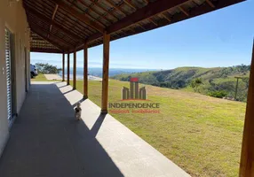 Foto 1 de Fazenda/Sítio com 3 Quartos à venda, 270m² em Chacara Bela Vista, Caçapava