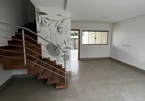 Foto 1 de Sobrado com 3 Quartos à venda, 120m² em Parque Hayala, Aparecida de Goiânia