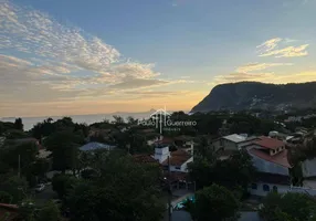 Foto 1 de Casa com 6 Quartos à venda, 200m² em Itacoatiara, Niterói