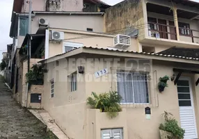 Foto 1 de Casa com 4 Quartos à venda, 220m² em Pantanal, Florianópolis