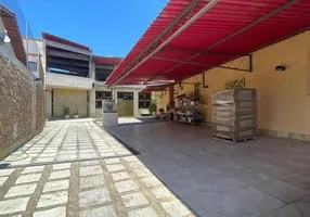 Foto 1 de Galpão/Depósito/Armazém para venda ou aluguel, 700m² em Bento Ribeiro, Rio de Janeiro