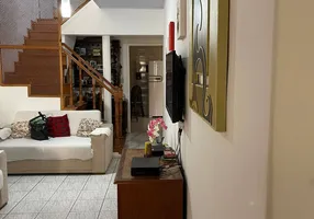 Foto 1 de Casa com 2 Quartos à venda, 112m² em Vila Ernesto, São Paulo