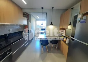 Foto 1 de Apartamento com 3 Quartos à venda, 94m² em Lidice, Uberlândia