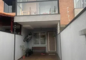 Foto 1 de Sobrado com 3 Quartos à venda, 200m² em Vila Lucia, São Paulo