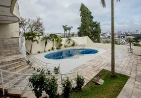 Foto 1 de Casa com 5 Quartos para alugar, 1000m² em Guabirotuba, Curitiba