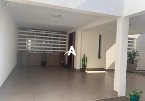 Foto 1 de Casa com 3 Quartos à venda, 197m² em Patrimônio, Uberlândia