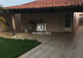 Foto 1 de Casa com 3 Quartos à venda, 190m² em Jardim Canaã, Uberlândia