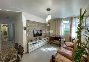 Foto 1 de Apartamento com 3 Quartos à venda, 53m² em Uberaba, Curitiba