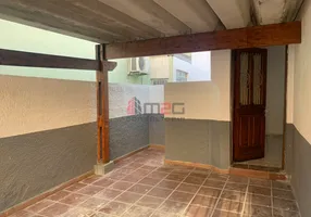Foto 1 de Casa com 3 Quartos à venda, 145m² em Vila Romana, São Paulo