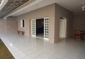 Foto 1 de Casa com 4 Quartos para alugar, 200m² em Balneário Praia do Pernambuco, Guarujá