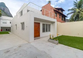 Foto 1 de Casa de Condomínio com 5 Quartos à venda, 313m² em Barra da Tijuca, Rio de Janeiro