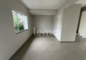 Foto 1 de Sobrado com 3 Quartos à venda, 90m² em Escola Agrícola, Blumenau