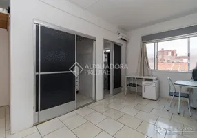 Foto 1 de Kitnet com 1 Quarto à venda, 25m² em Farroupilha, Porto Alegre