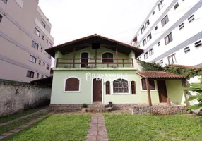 Foto 1 de Casa com 4 Quartos à venda, 265m² em Nossa Senhora de Fátima, Teresópolis