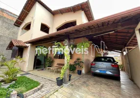 Foto 1 de Casa com 3 Quartos à venda, 267m² em Dom Bosco, Belo Horizonte