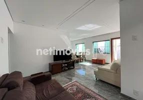 Foto 1 de Casa com 3 Quartos à venda, 195m² em Sagrada Família, Belo Horizonte