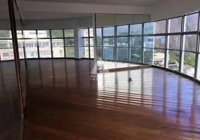 Foto 1 de Apartamento com 3 Quartos à venda, 186m² em Lagoa, Rio de Janeiro