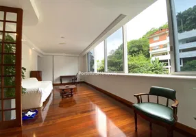 Foto 1 de Apartamento com 3 Quartos à venda, 120m² em Humaitá, Rio de Janeiro