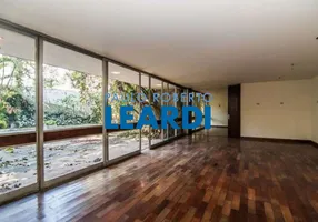 Foto 1 de Sobrado com 4 Quartos à venda, 670m² em Jardim América, São Paulo