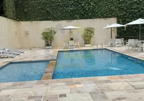 Foto 1 de Apartamento com 3 Quartos para alugar, 140m² em Pitangueiras, Guarujá