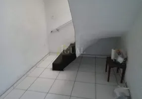 Foto 1 de Sobrado com 3 Quartos à venda, 202m² em Jardim Santo Antonio, Santo André