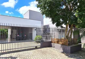 Foto 1 de Casa com 3 Quartos à venda, 190m² em Santo Inácio, Curitiba