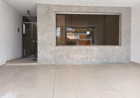 Foto 1 de Casa com 3 Quartos para alugar, 240m² em Vila Carrão, São Paulo