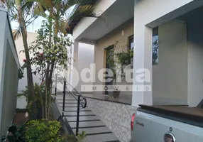 Foto 1 de Casa com 3 Quartos à venda, 182m² em Jardim Patrícia, Uberlândia