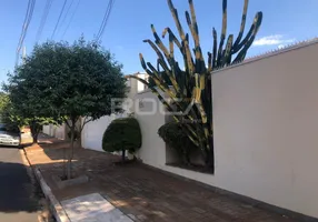 Foto 1 de Casa com 3 Quartos para venda ou aluguel, 323m² em Vila Ana Maria, Ribeirão Preto
