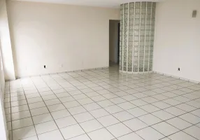 Foto 1 de Apartamento com 4 Quartos à venda, 170m² em Candelária, Natal