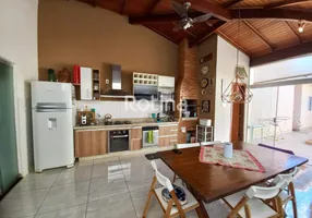 Foto 1 de Casa de Condomínio com 4 Quartos à venda, 208m² em Alto Umuarama, Uberlândia