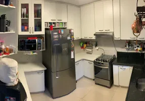 Foto 1 de Sobrado com 3 Quartos à venda, 200m² em Xaxim, Curitiba