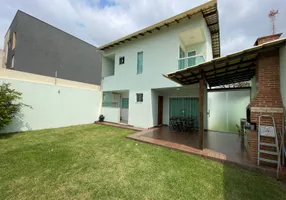 Foto 1 de Casa com 3 Quartos à venda, 154m² em Colina de Laranjeiras, Serra