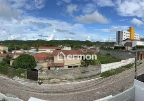 Foto 1 de Casa com 3 Quartos à venda, 190m² em Candelária, Natal