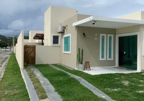 Foto 1 de Casa de Condomínio com 2 Quartos à venda, 69m² em Abrantes, Camaçari