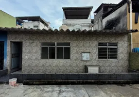 Foto 1 de Casa com 2 Quartos para alugar, 50m² em Centro, Nilópolis