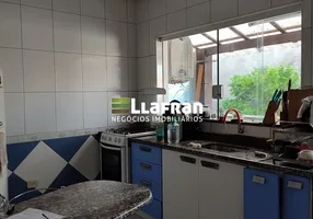 Foto 1 de Casa com 2 Quartos à venda, 119m² em Núcleo Residencial Isabela, Taboão da Serra