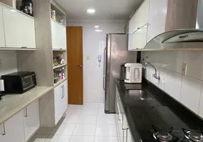 Foto 1 de Apartamento com 3 Quartos à venda, 83m² em Pitangueiras, Lauro de Freitas