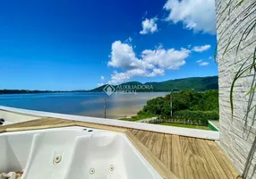 Foto 1 de Cobertura com 3 Quartos à venda, 160m² em Lagoa da Conceição, Florianópolis