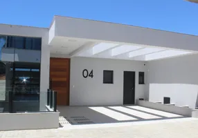 Foto 1 de Casa de Condomínio com 4 Quartos à venda, 300m² em Morrinhos, Garopaba