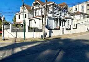 Foto 1 de Casa com 13 Quartos para alugar, 350m² em Centro, Petrópolis