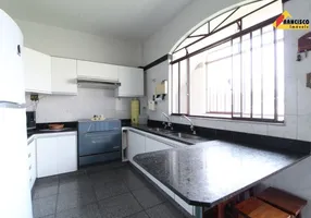 Foto 1 de Apartamento com 3 Quartos à venda, 141m² em Espirito Santo, Divinópolis