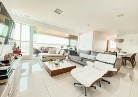 Foto 1 de Apartamento com 4 Quartos à venda, 196m² em Guaxuma, Maceió