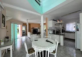 Foto 1 de Casa com 4 Quartos para venda ou aluguel, 232m² em Maitinga, Bertioga